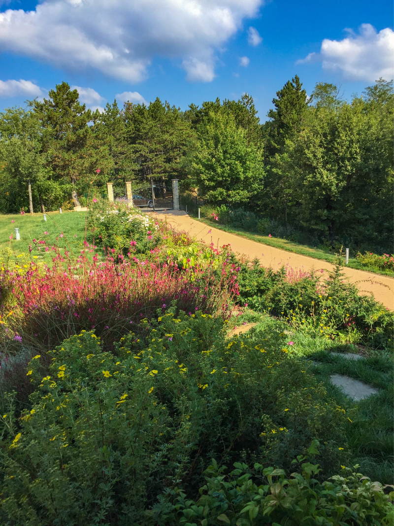 ingresso-Giardino-privato-colline emiliane